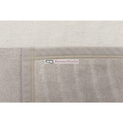 Biederlack pléd FEEL MODERN -  meleg pamut pléd finom, elegáns dombornyomott mintával bézs-latte árnyalatokkal 150x200 cm
