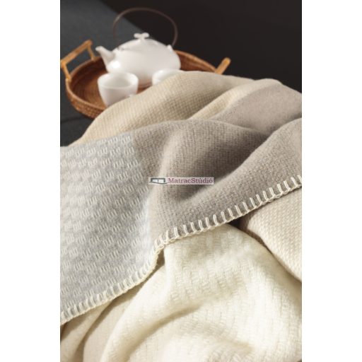 Biederlack FRAME NATURE 100% merino gyapjú különlegesen finom meleg takaró prémium minőségben